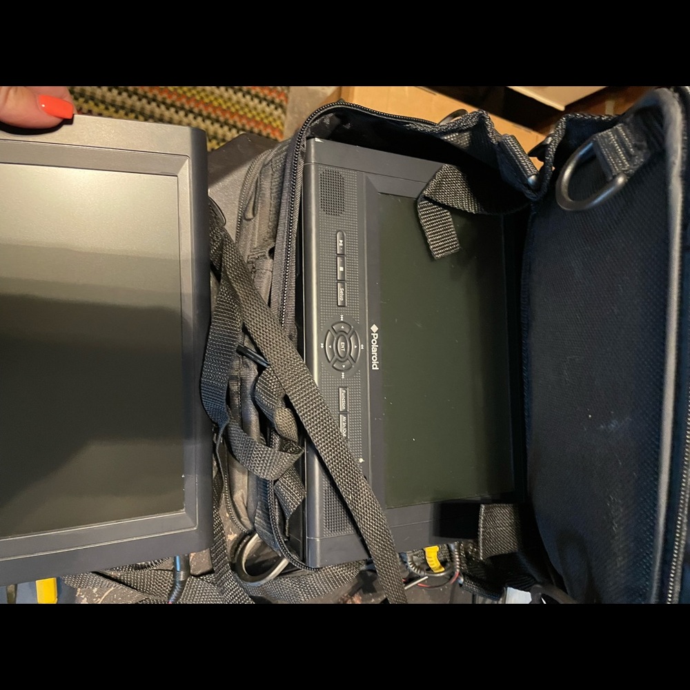 Polaroid portable DVD player